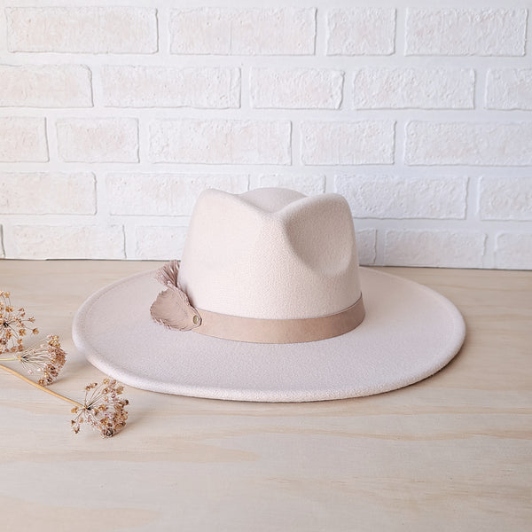 Women's Wide Brim Feather Felt Fedora Hat - Ivory