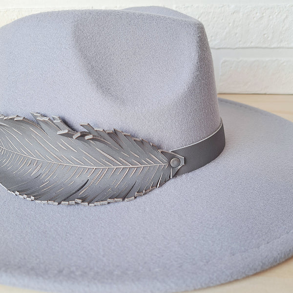 Women's Wide Brim Feather Felt Fedora Hat - Dove Grey