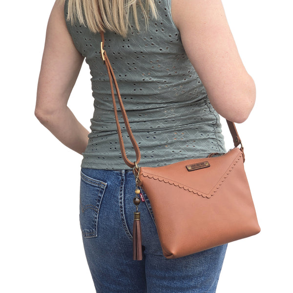 Leather Scalloped Purse - Caramel